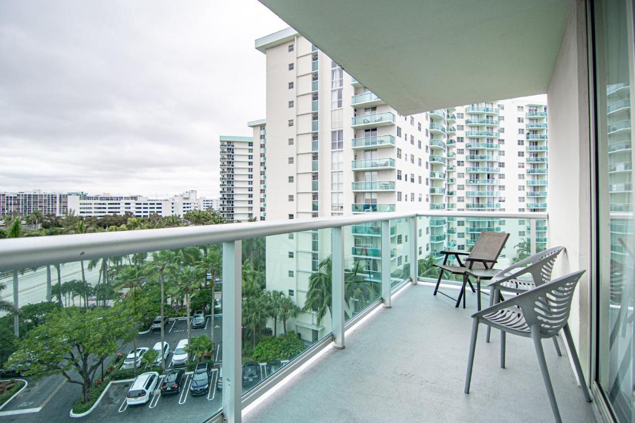 Stunning Beach Apartment By Miami Te Espera - Hollywood 7W Exterior photo