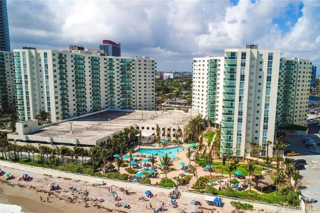 Stunning Beach Apartment By Miami Te Espera - Hollywood 7W Exterior photo